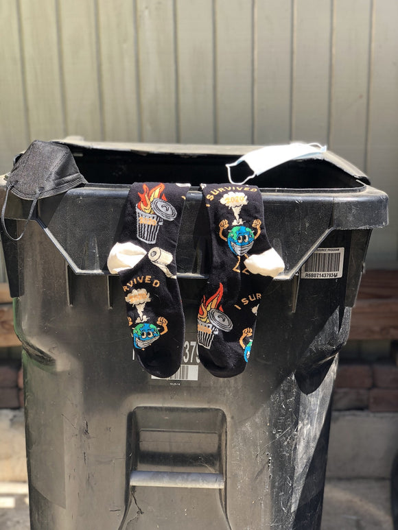 i-survived-mens-crew-socks-2-oooh-yeah-socks