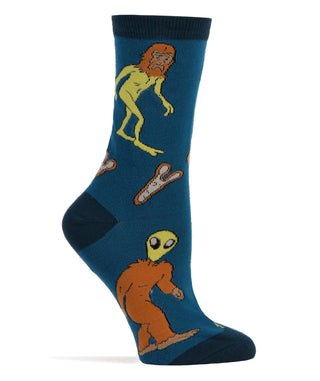 aliens-are-afoot-womens-crew-socks-2-oooh-yeah-socks